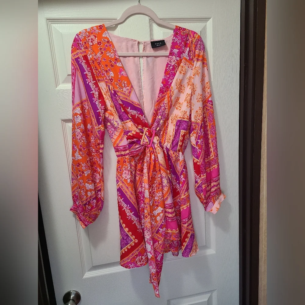Florentine Printed Fitted Waist Romper - Picture 4 of 9